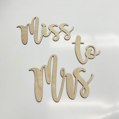 Miss to Mrs Wood Sign - Bridal Shower Sign for Chiara Wall - Wooden Name - Bridal Shower Decor